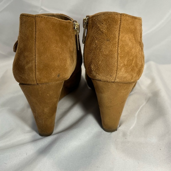 Anne Klein “AKTAYLOR” Caramel Wedge Booties - Picture 6 of 11